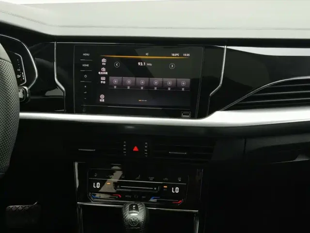 Volkswagen Passat — Фото автомобиля 12
