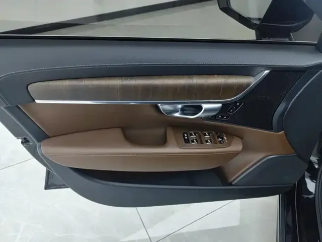 Volvo S90 — Фото автомобиля 7