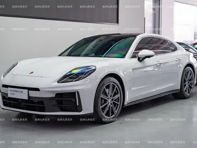 Фотография автомобиля — Porsche Panamera