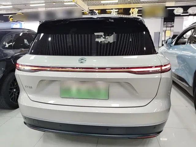Nio ES8 — Фото автомобиля 5