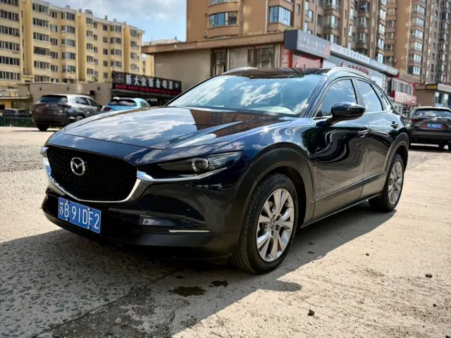Фотография автомобиля — Mazda CX-30