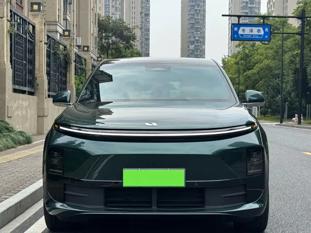 Li Auto Li Auto L6 2024 Pro — Фото автомобиля 3