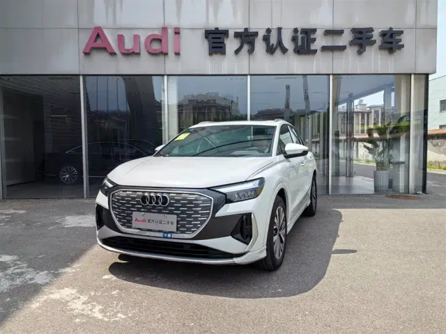 Фотография автомобиля — Audi Q4 e-tron