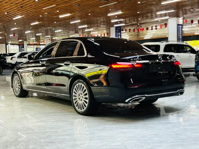 Mercedes-Benz E-Class — Фото автомобиля 18