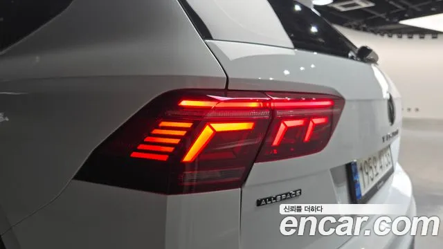 Volkswagen Tiguan — Фото автомобиля 19