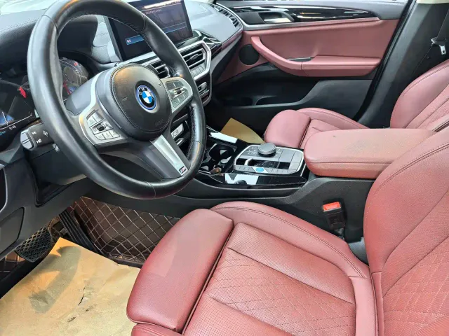 BMW iX3 — Фото автомобиля 4