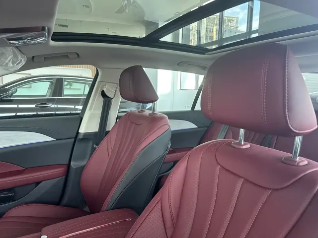 Hongqi H5 — Фото автомобиля 7