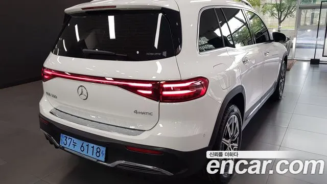 Mercedes-Benz EQB — Фото автомобиля 2