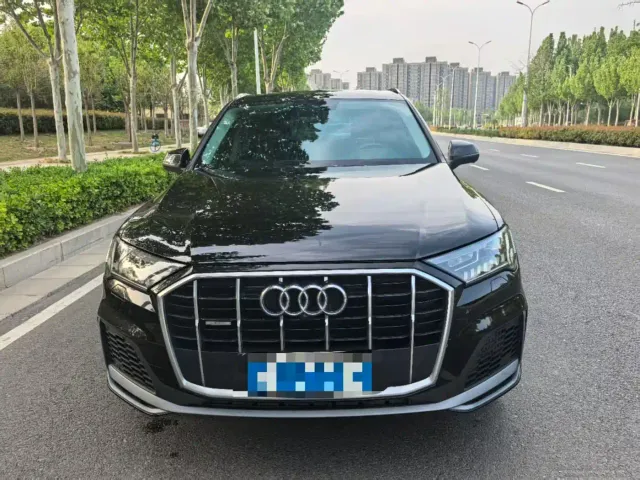 Audi Q7 — Фото автомобиля 2