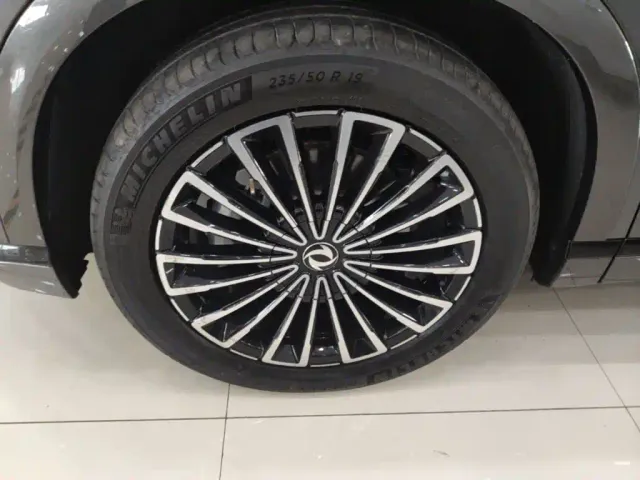Dongfeng Aeolus L8 — Фото автомобиля 22
