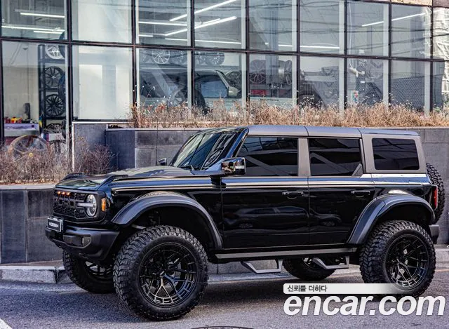 Ford Bronco Generation 6 — Фото автомобиля 3