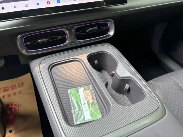 Leapmotor Lafa 5 — Фото автомобиля 16