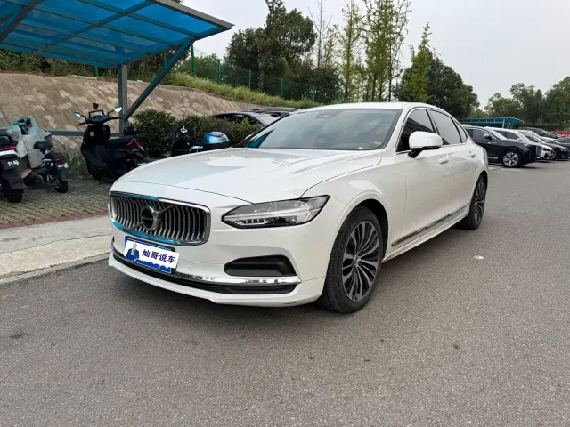 Фотография автомобиля — Volvo S90