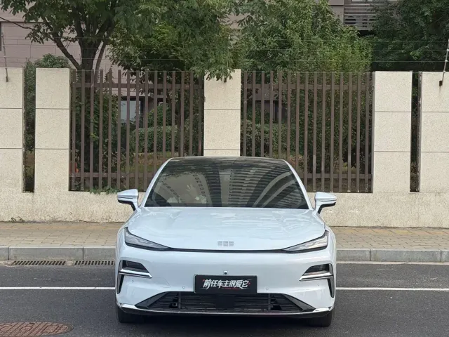 Geely Galaxy Xingyao 8 — Фото автомобиля 2