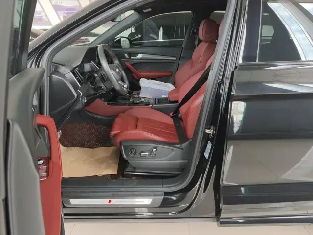 Audi Q5L — Фото автомобиля 9