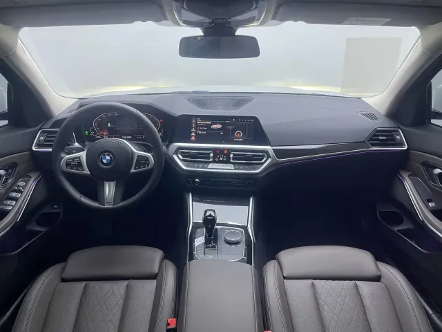 BMW 3 Series — Фото автомобиля 17