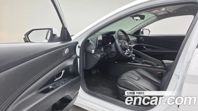 Hyundai Avante CN7 — Фото автомобиля 10