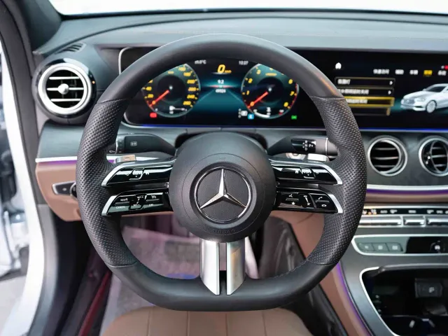 Mercedes-Benz E-Class — Фото автомобиля 13
