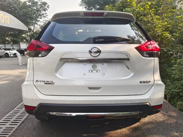 Nissan X-Trail — Фото автомобиля 7