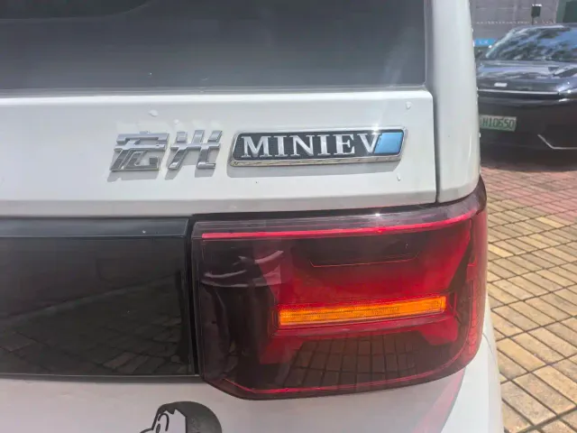 Wuling Hongguang Mini EV — Фото автомобиля 17
