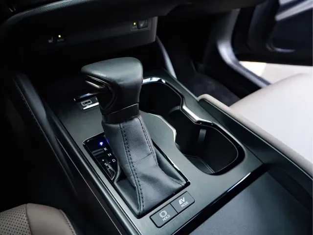 Lexus ES — Фото автомобиля 21
