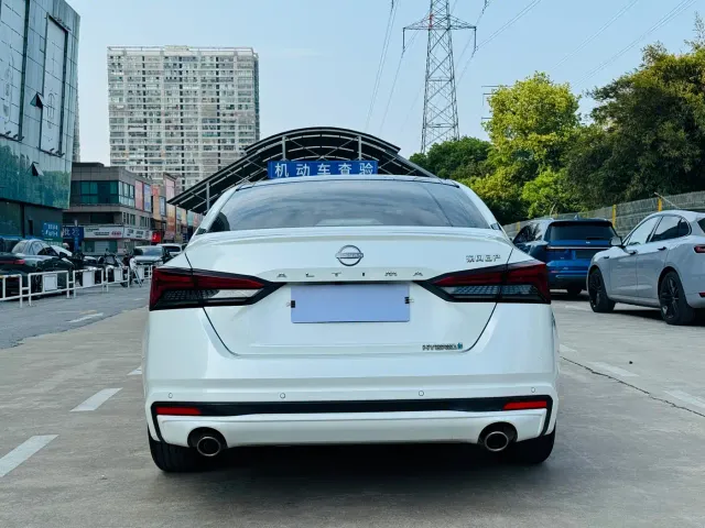Nissan Teana — Фото автомобиля 15