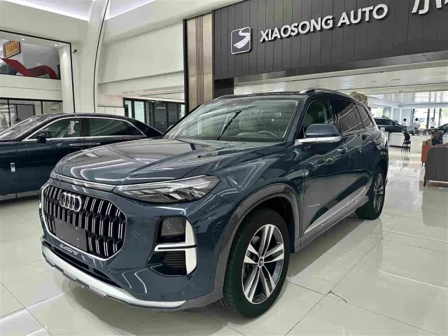 Фотография автомобиля — Audi Q6