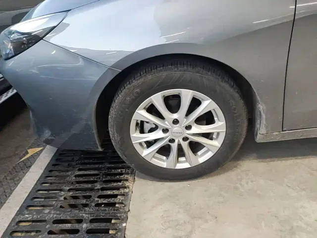 Roewe i5 — Фото автомобиля 22