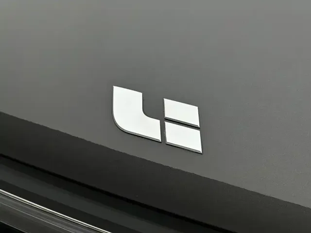 Li Auto L7 — Фото автомобиля 26