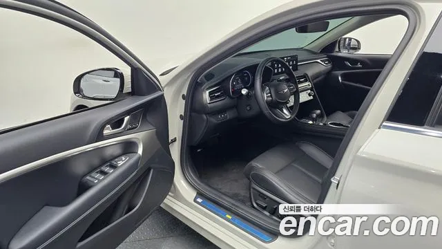 Genesis G70 New — Фото автомобиля 11