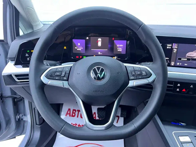 Volkswagen Golf — Фото автомобиля 11