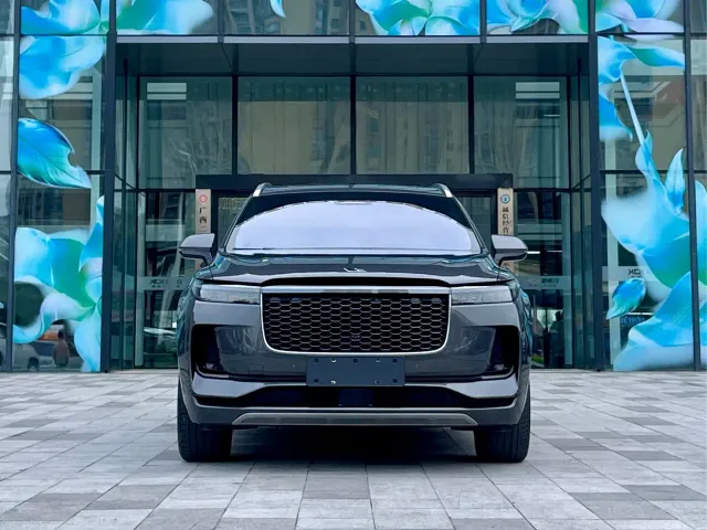 Li Auto ONE — Фото автомобиля 2