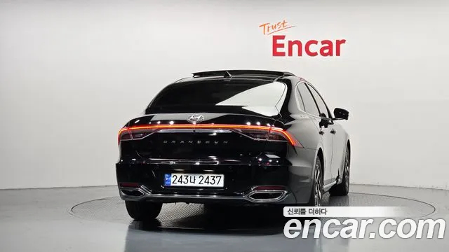 Hyundai Grandeur (New) Hybrid — Фото автомобиля 4