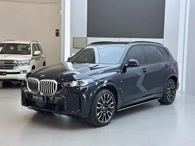 Фотография автомобиля — BMW X5