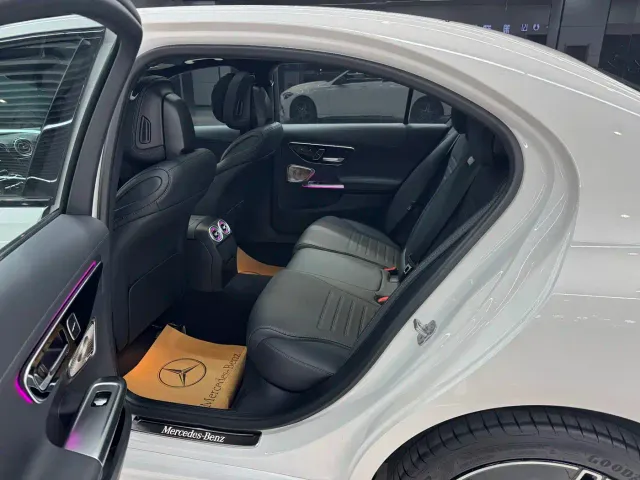 Mercedes-Benz C-Class — Фото автомобиля 8