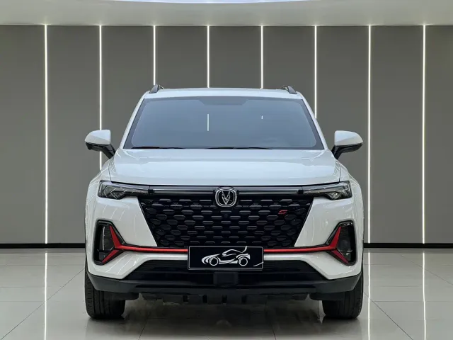 Changan CS35 Plus — Фото автомобиля 2