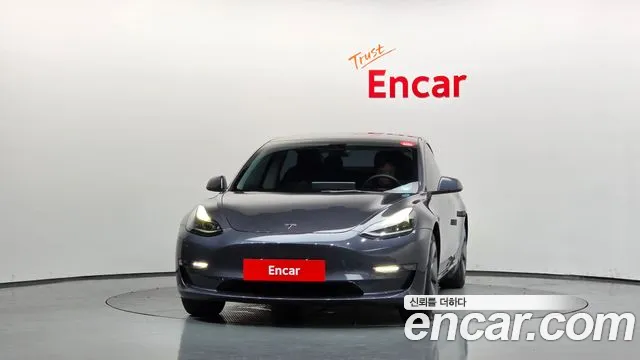 Tesla Model 3 — Фото автомобиля 3
