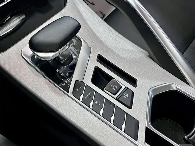 Geely Binyue — Фото автомобиля 21