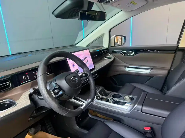 GAC Trumpchi E8 — Фото автомобиля 11