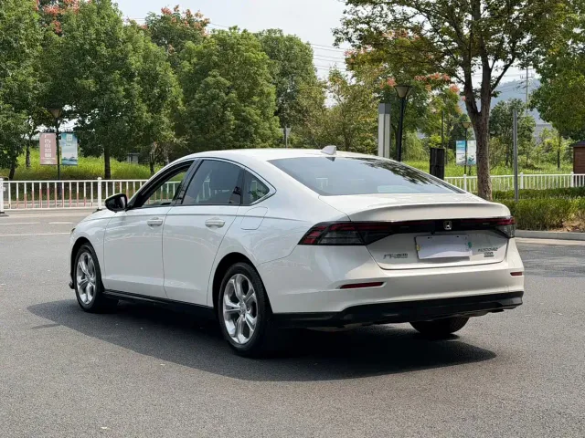 Honda Accord — Фото автомобиля 7