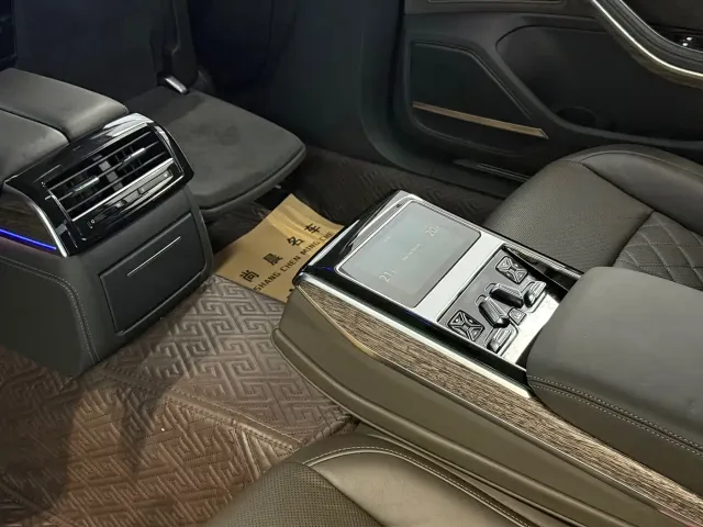 Audi A8 — Фото автомобиля 11