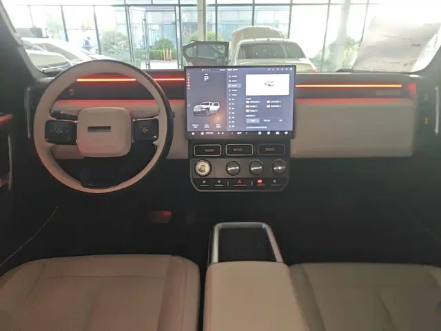 iCAR V23 — Фото автомобиля 9