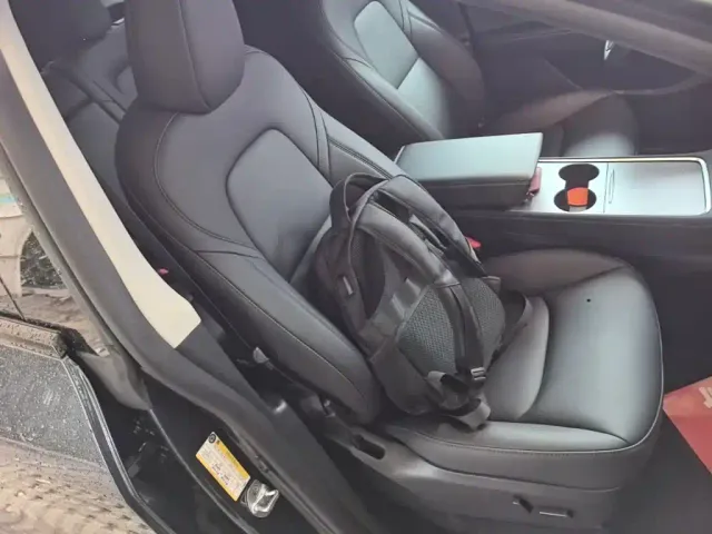 Tesla Model Y — Фото автомобиля 24