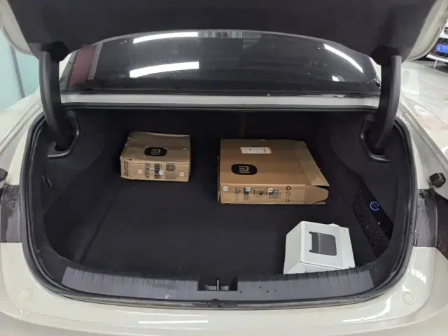 Xiaomi SU7 — Фото автомобиля 18