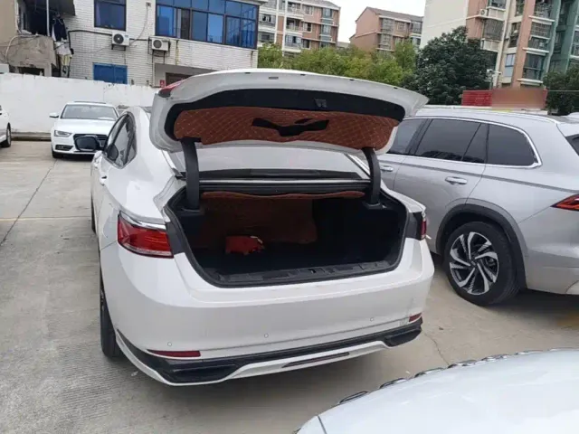 Geely Borui — Фото автомобиля 18