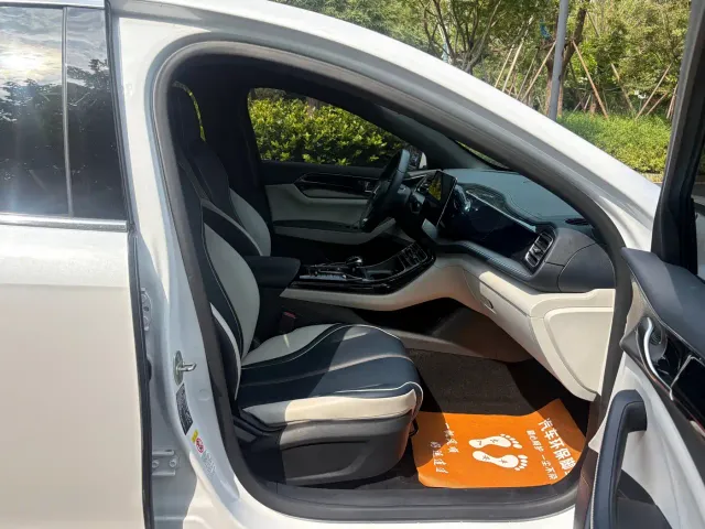 BYD Qin PLUS — Фото автомобиля 7