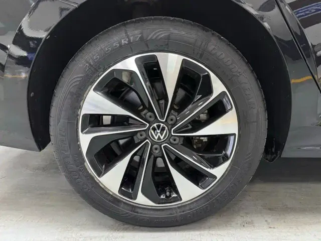 Volkswagen Passat — Фото автомобиля 19