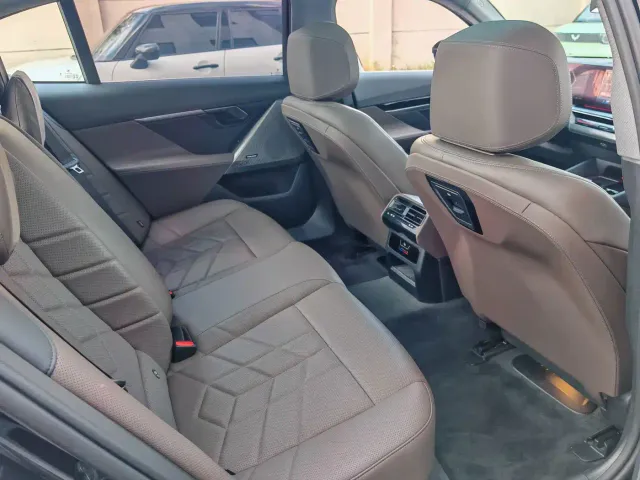 BMW 5 Series — Фото автомобиля 21