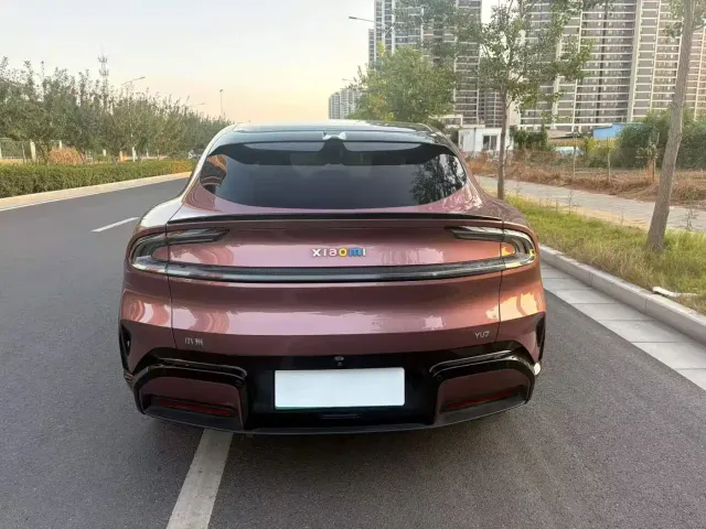 Xiaomi YU7 — Фото автомобиля 8