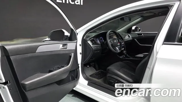 Hyundai Sonata — Фото автомобиля 10